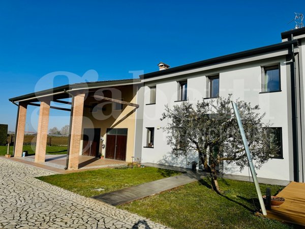 casa indipendente in vendita a Noventa Vicentina in zona Saline