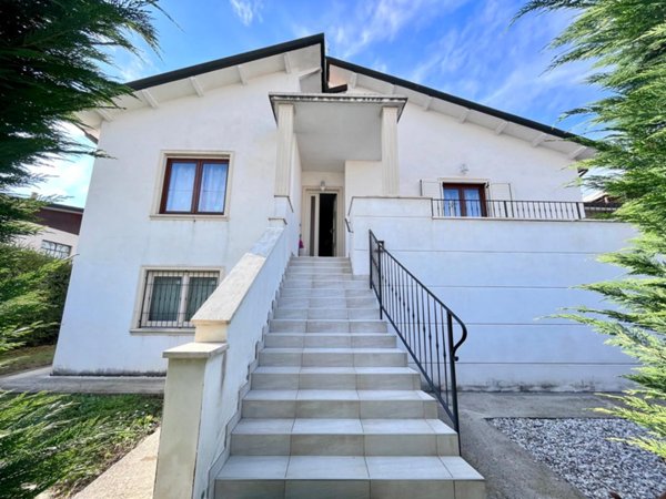 casa indipendente in vendita a Noventa Vicentina