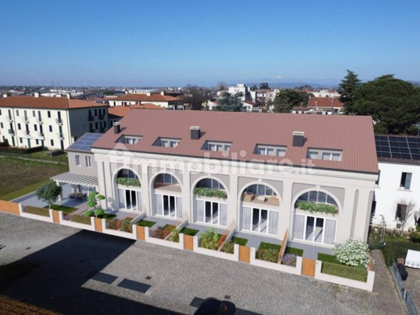 casa semindipendente in vendita a Noventa Vicentina