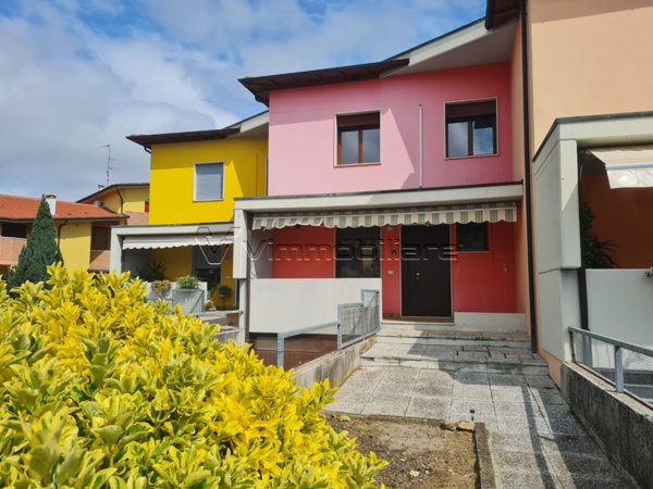 casa indipendente in vendita a Noventa Vicentina