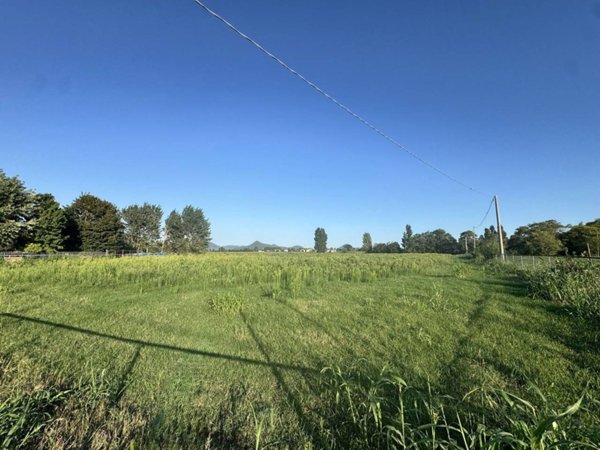 terreno in vendita a Noventa Vicentina