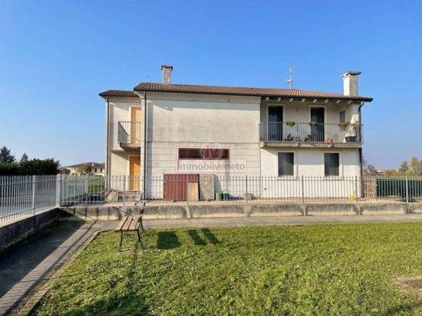 casa indipendente in vendita ad Orgiano in zona Spessa