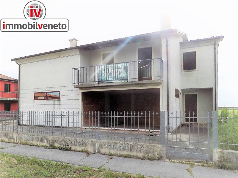 casa indipendente in vendita ad Orgiano in zona Spessa