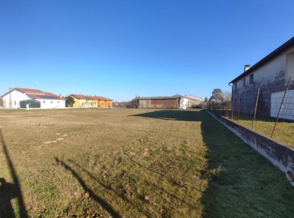 terreno edificabile in vendita ad Orgiano in zona Teonghio