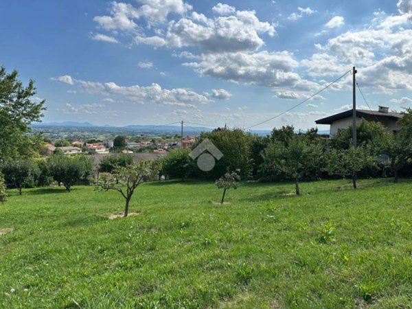 terreno edificabile in vendita a Pianezze