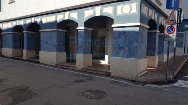 negozio in vendita a Piovene Rocchette