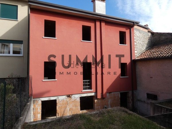 casa indipendente in vendita a Piovene Rocchette