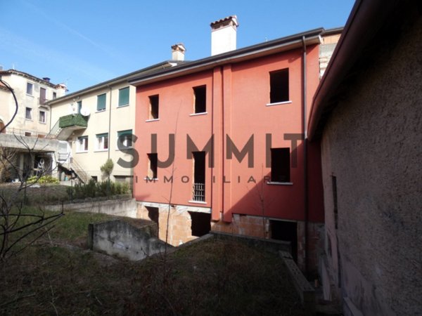 casa indipendente in vendita a Piovene Rocchette