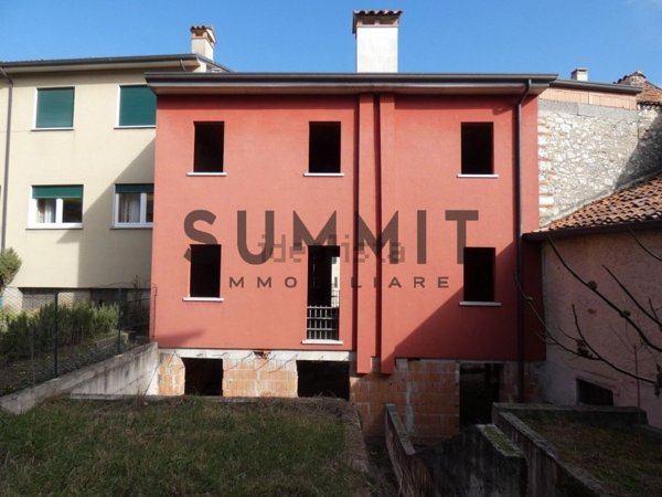 casa indipendente in vendita a Piovene Rocchette