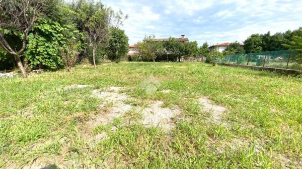 terreno edificabile in vendita a Piovene Rocchette