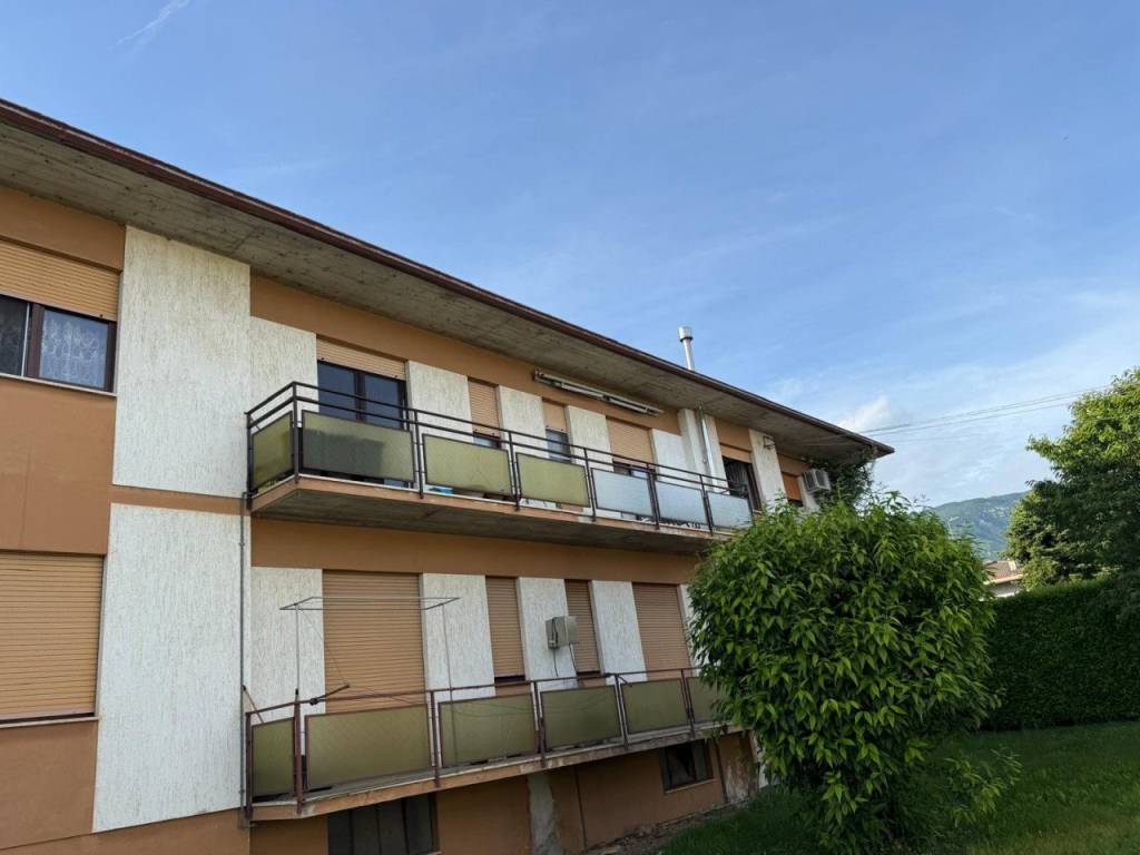 appartamento in vendita a Piovene Rocchette in zona Grumello