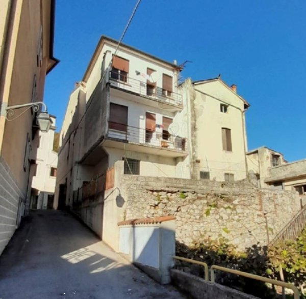 casa indipendente in vendita a Piovene Rocchette