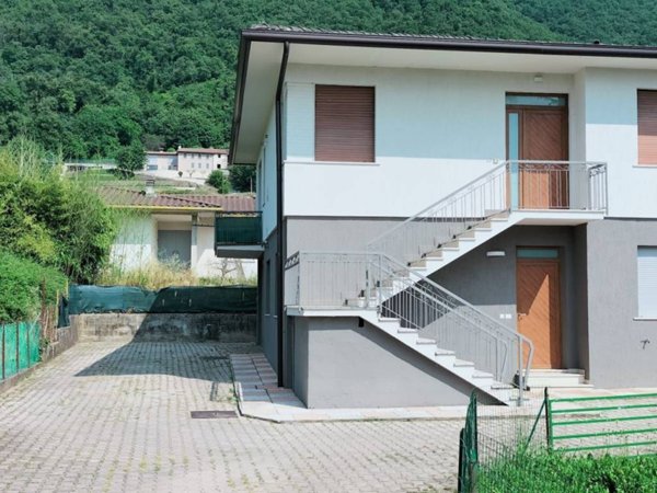 casa indipendente in vendita a Piovene Rocchette in zona Grumello