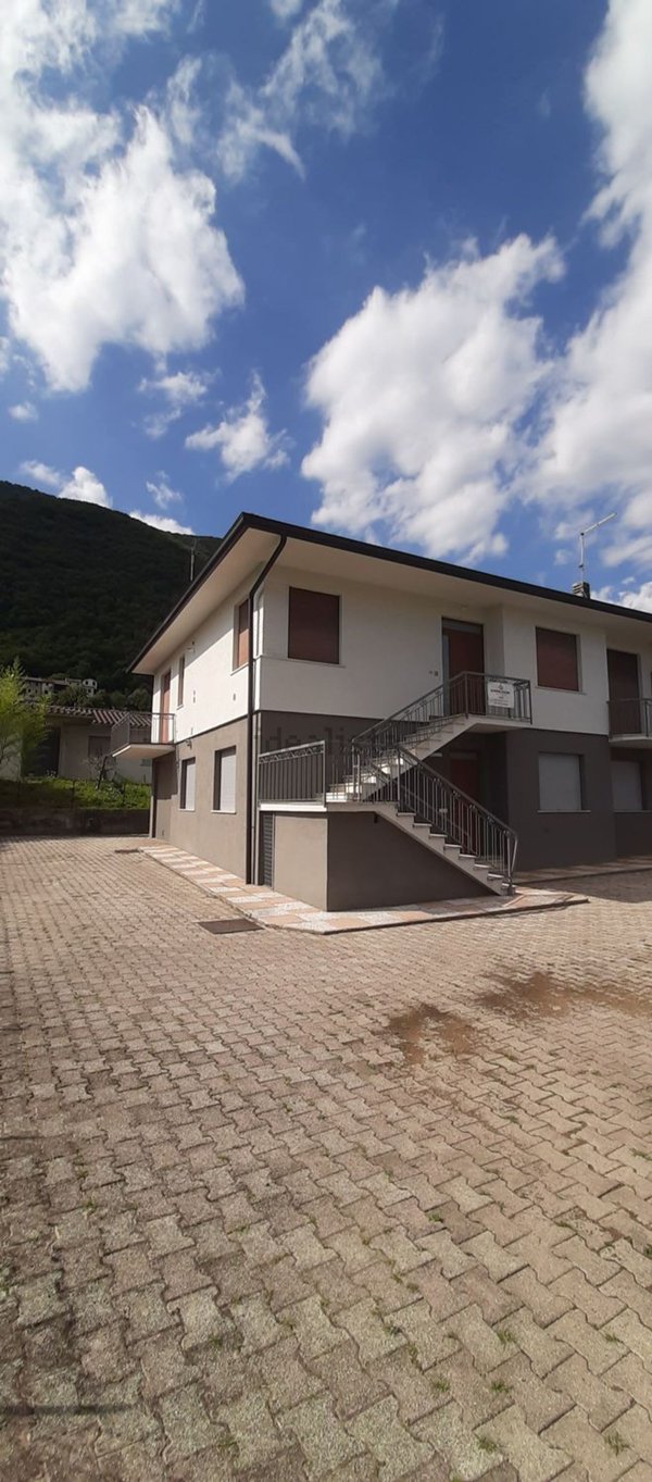 appartamento in vendita a Piovene Rocchette in zona Grumello