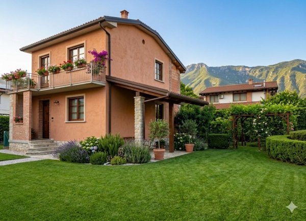 casa indipendente in vendita a Piovene Rocchette