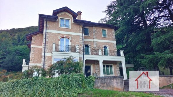 casa indipendente in vendita a Piovene Rocchette