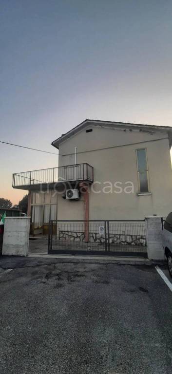 casa indipendente in vendita a Piovene Rocchette