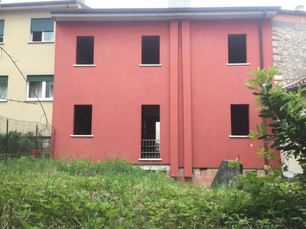 casa indipendente in vendita a Piovene Rocchette