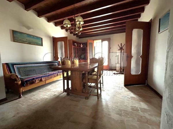 casa indipendente in vendita a Pojana Maggiore in zona Paradiso