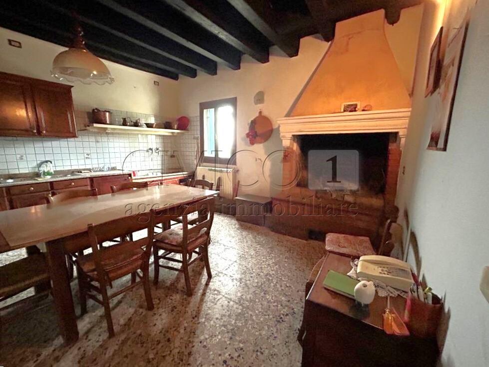 casa indipendente in vendita a Pojana Maggiore in zona Paradiso