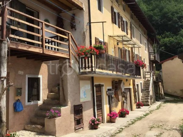 casa indipendente in vendita a Posina