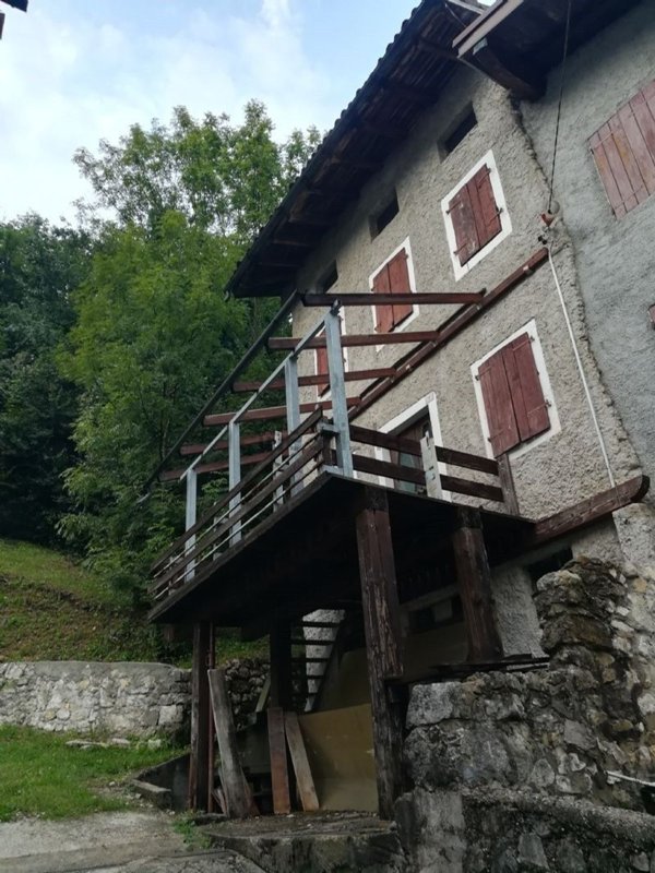 quadrivano in vendita a Posina