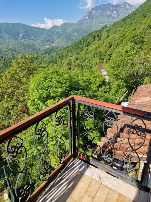 casa indipendente in vendita a Posina