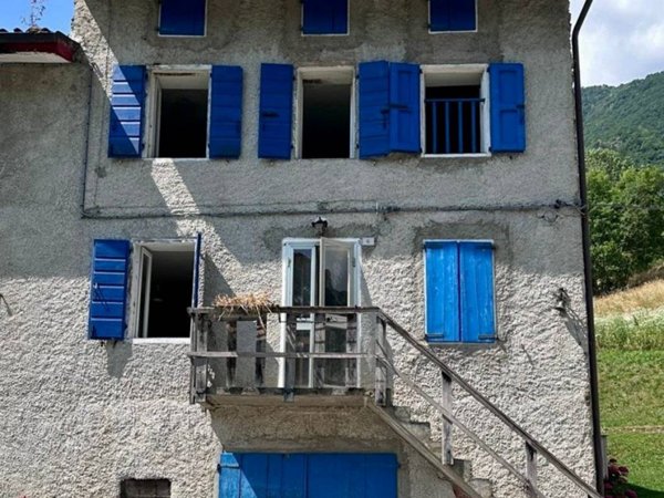 casa indipendente in vendita a Posina