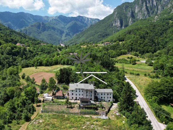 casa indipendente in vendita a Posina