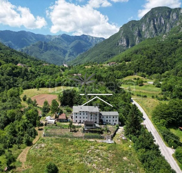 rudere in vendita a Posina