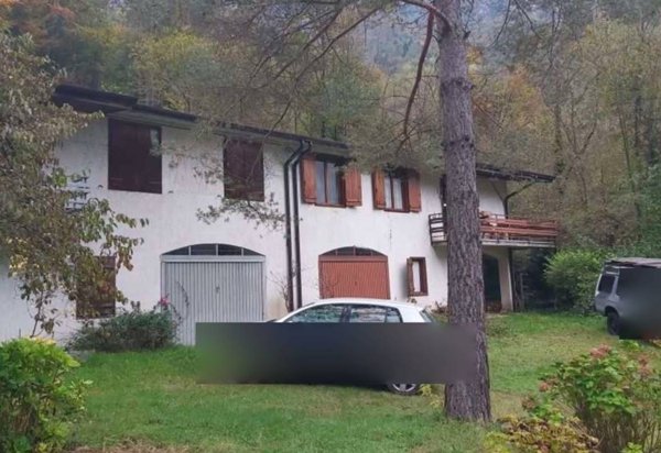 casa indipendente in vendita a Posina