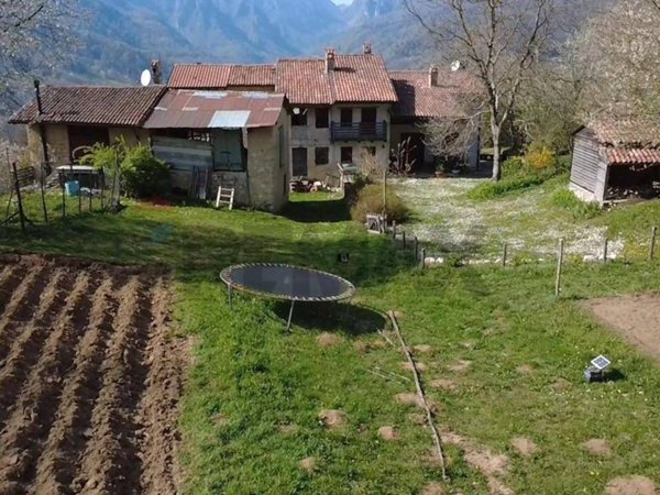casale in vendita a Posina in zona Beber