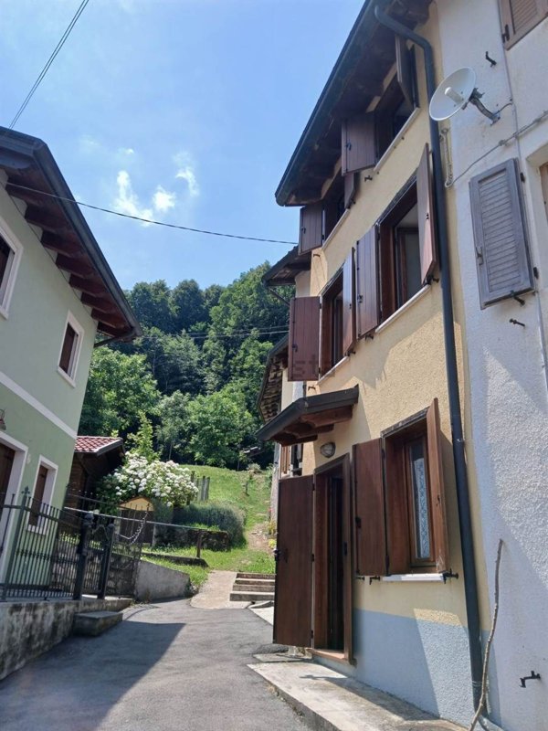 casa indipendente in vendita a Posina