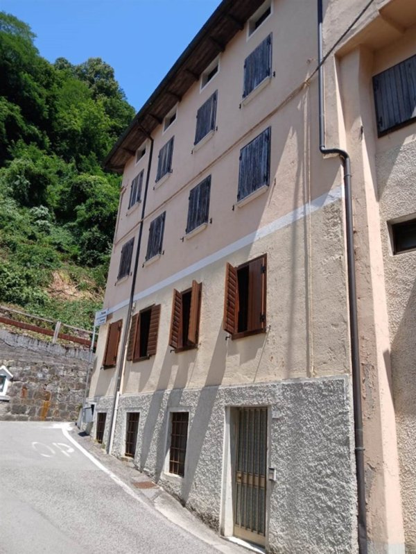 appartamento in vendita a Posina