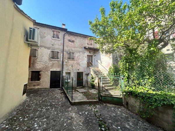 casa indipendente in vendita a Pove del Grappa