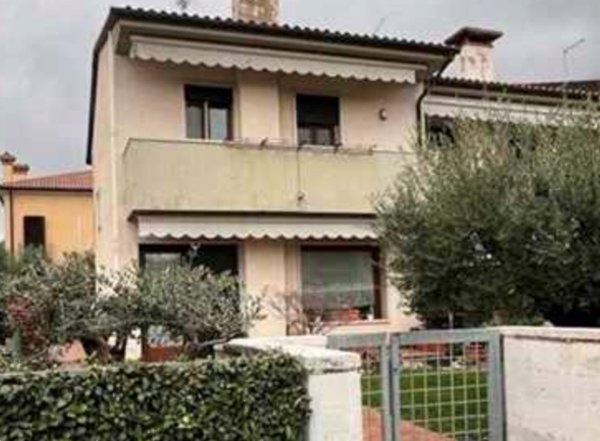 casa indipendente in vendita a Pove del Grappa