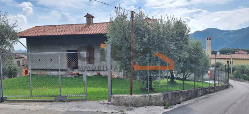 casa indipendente in vendita a Pove del Grappa