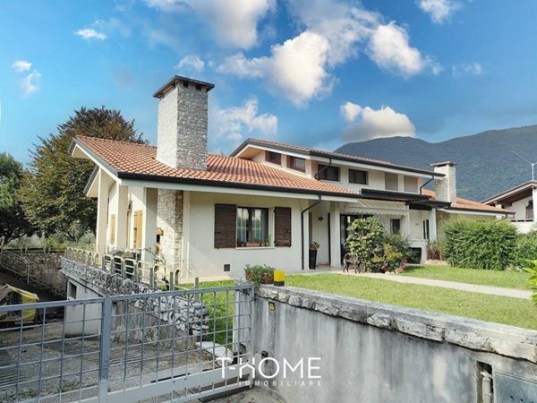 casa indipendente in vendita a Pove del Grappa