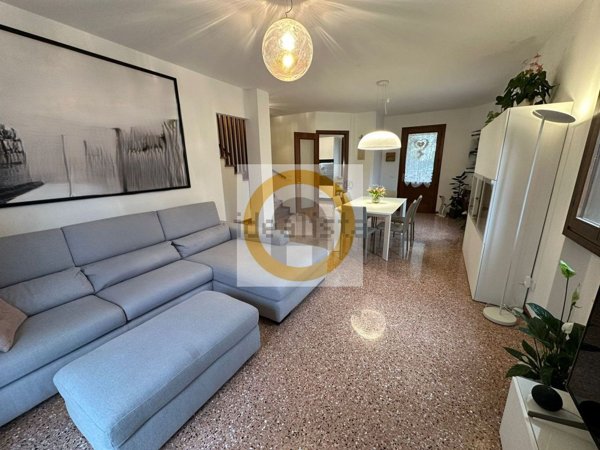 casa indipendente in vendita a Pove del Grappa