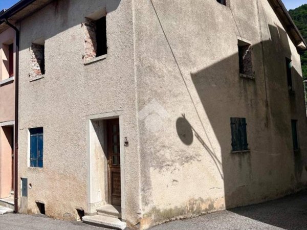 casa indipendente in vendita a Pove del Grappa