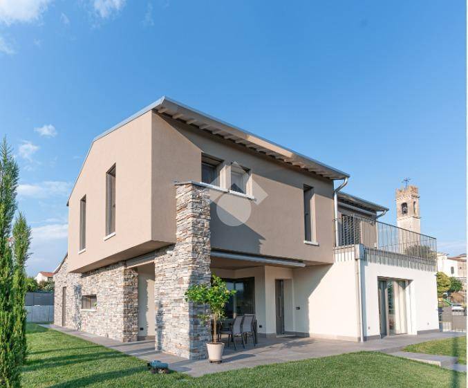 casa indipendente in vendita a Pove del Grappa
