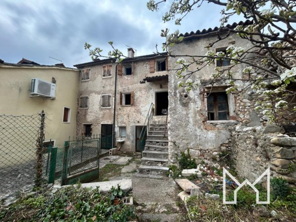 casale in vendita a Pove del Grappa