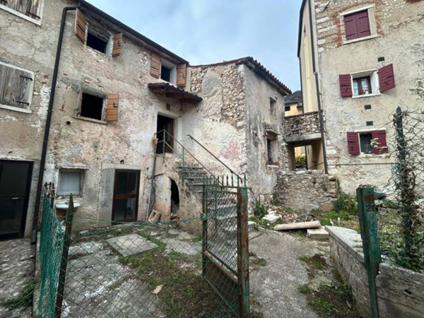 casale in vendita a Pove del Grappa