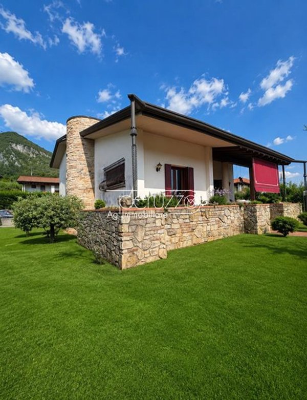 casa indipendente in vendita a Pove del Grappa