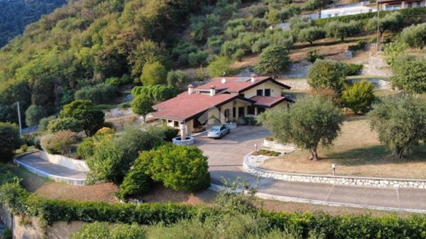 casa indipendente in vendita a Pove del Grappa