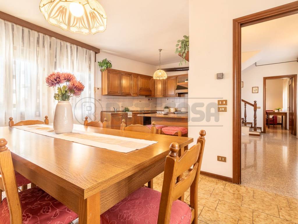 casa indipendente in vendita a Pozzoleone