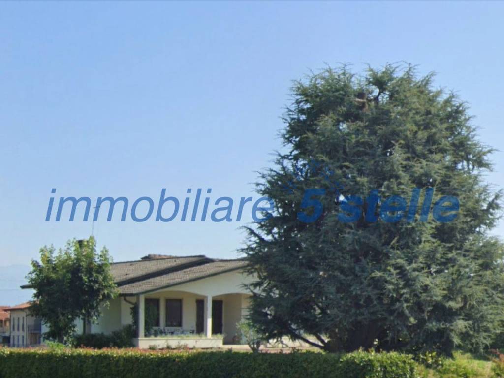 casa indipendente in vendita a Pozzoleone in zona Belvedere