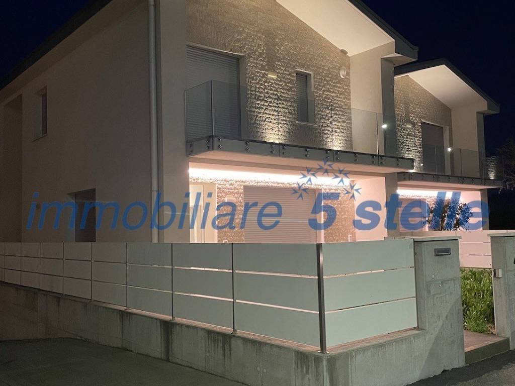 casa indipendente in vendita a Pozzoleone