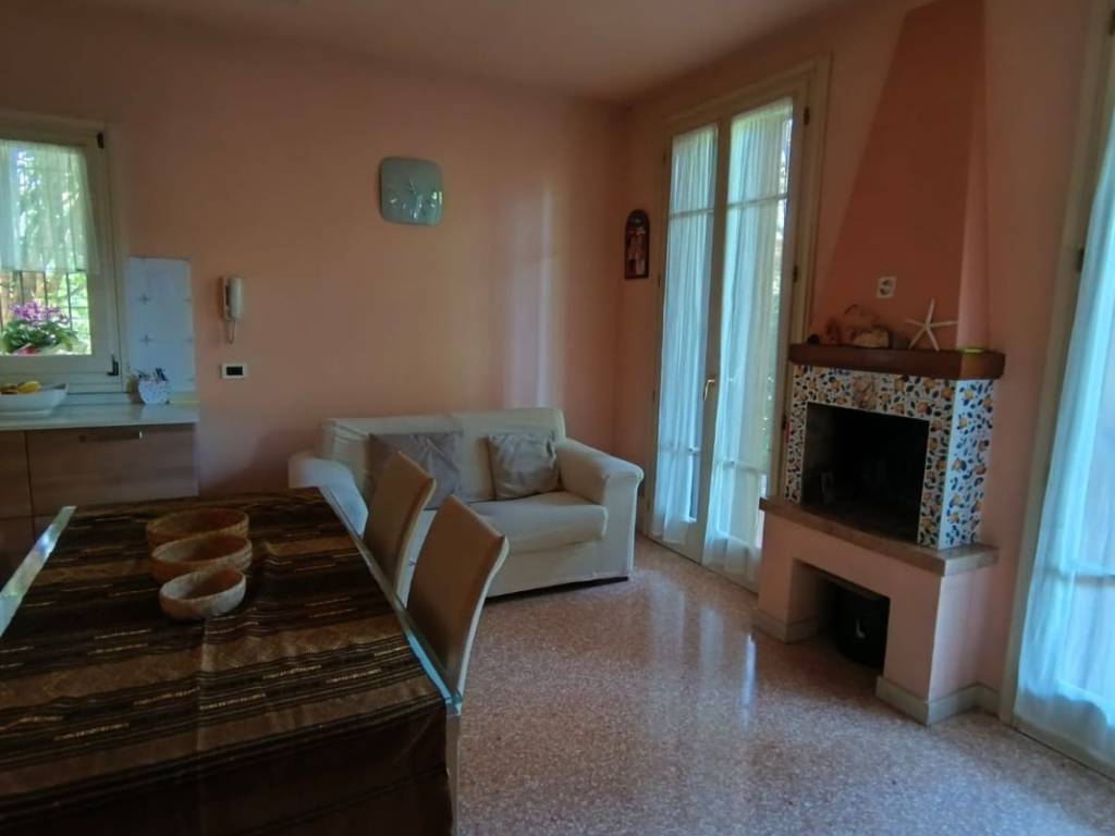 casa indipendente in vendita a Pozzoleone