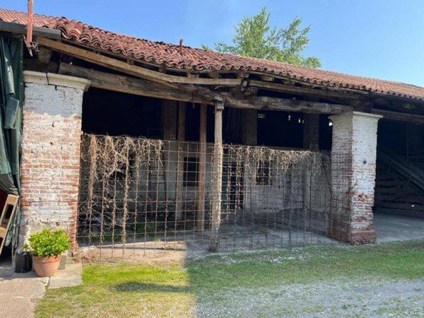 casa indipendente in vendita a Pozzoleone in zona Friola
